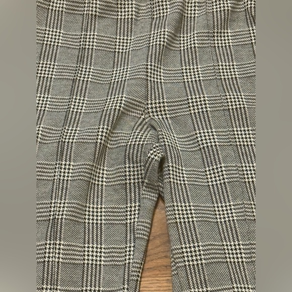 Anthropologie. Maeve Houndstooth Pull-On Bootcut Pants. Size Medium. - Picture 7 of 9